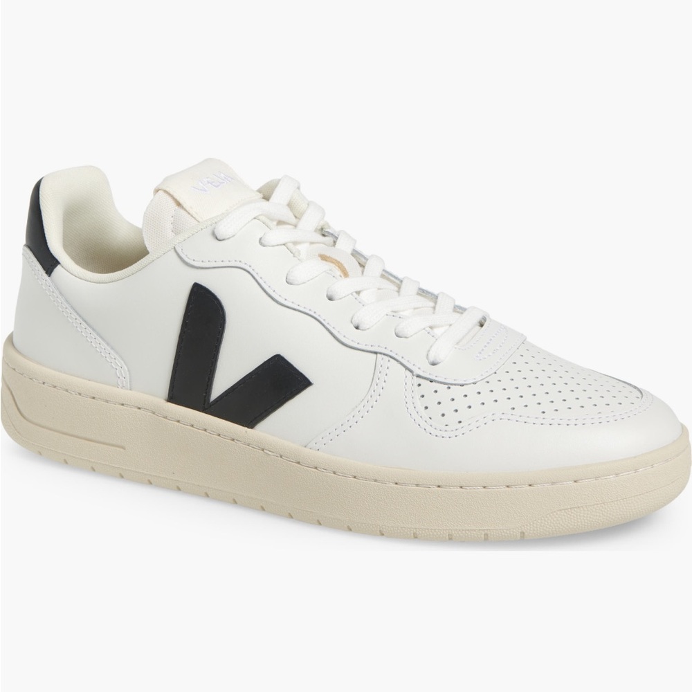 Veja V-10 women’s sneaker size 40M extra white/black
